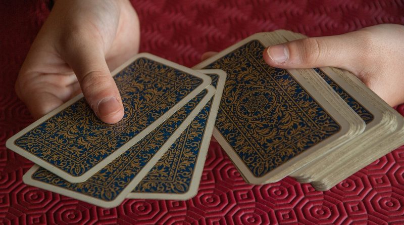 le tarot revele vos finances apprenez a interpreter les cartes pour maitriser votre rentree dargent